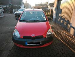 Rot Gebraucht 2001 Toyota Yaris Kleinwagen | 2.200 € (Etwas zu teuer)