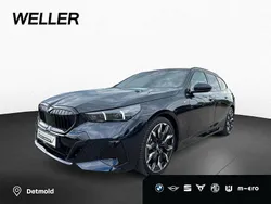 Carbonschwarz (schwarz) Gebraucht 2024 BMW 520 M Sport Kombi | 62.450 € (Etwas zu teuer)