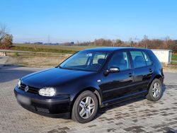 Schwarz Gebraucht 2003 VW Golf IV Limousine | 2.750 € (Etwas zu teuer)
