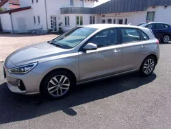 Braun Gebraucht 2017 Hyundai i30 Style Limousine | 14.900 € (Fairer Preis)