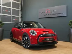 Chili red Gebraucht 2023 Mini Cooper SE Classic Kleinwagen | 20.890 € (Guter Preis)