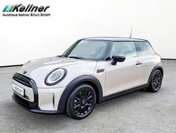 Rooftop grey met. Gebraucht 2022 Mini Cooper Classic Kleinwagen | 22.971 € (Fairer Preis)