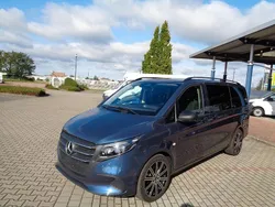 Sodalithblau metallic Gebraucht 2023 Mercedes Vito Van / Kleinbus | 64.890 €