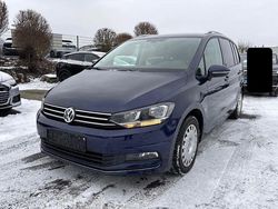 Blau Gebraucht 2017 VW Touran Sound Van / Kleinbus | 9.950 € (Etwas zu teuer)