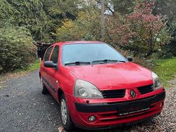 Rot Gebraucht 2004 Renault Clio II Kleinwagen | 800 € (Superpreis)