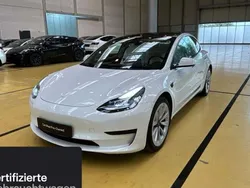 Weiß Gebraucht 2021 Tesla Model 3 Limousine | 26.300 € (Fairer Preis)