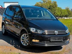 Schwarz Gebraucht 2016 VW Touran Comfortline Van / Kleinbus | 7.990 € (Teuer)