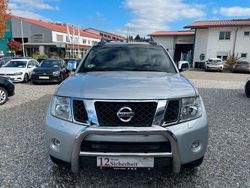 Grau Gebraucht 2014 Nissan Navara Abholung | 17.699 € (Etwas zu teuer)