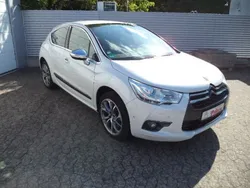 Weiß Gebraucht 2011 Citroën DS4 Sport Chic Kleinwagen | 9.990 € (Teuer)