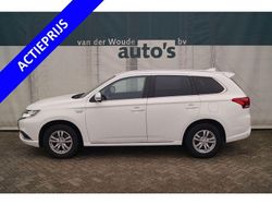 Weiß Gebraucht 2021 Mitsubishi Outlander P-HEV SUV | 15.257 € (Fairer Preis)