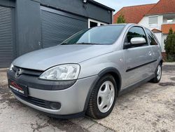 Grau Gebraucht 2000 Opel Corsa Limousine | 2.990 €