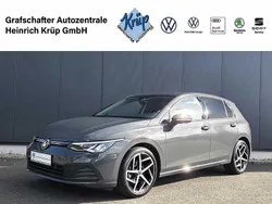 Grau Gebraucht 2021 VW Golf VIII Life Limousine | 18.880 € (Fairer Preis)