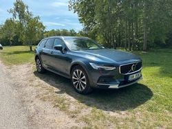 Blau Gebraucht 2023 Volvo V90 CC Ultimate Kombi | 43.700 € (Guter Preis)