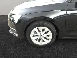 Schwarz Gebraucht 2024 Skoda Octavia Selection Limousine | 27.422 € (Fairer Preis)