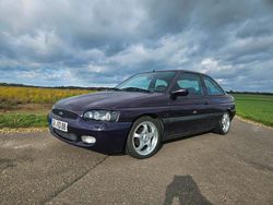 Violet Gebraucht 1998 Ford Escort Coupé | 300 €