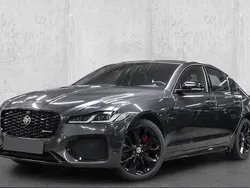 Grau Gebraucht 2022 Jaguar XF R-Dynamic Limousine | 39.245 €