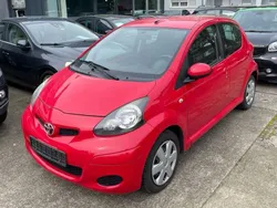 Rot Gebraucht 2009 Toyota Aygo Kleinwagen | 2.000 € (Fairer Preis)