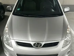 Silber Gebraucht 2010 Hyundai i20 Classic Limousine | 3.200 € (Fairer Preis)