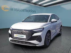 Weiß Gebraucht 2022 Audi Q4 Sportback e-tron SUV | 27.699 € (Teuer)
