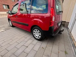 Rot Gebraucht 2010 Peugeot Partner Tepee Van / Kleinbus | 1.350 € (Superpreis)