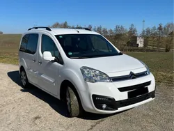 Weiß Gebraucht 2017 Citroën Berlingo PureTech Van / Kleinbus | 12.995 €