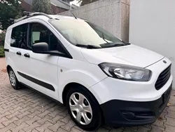 Weiß Gebraucht 2016 Ford Courier Van / Kleinbus | 6.990 €