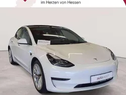 Pearl white multicoat Gebraucht 2021 Tesla Model 3 Standard Range Plus Limousine | 22.290 € (Guter Preis)