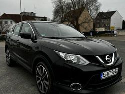Schwarz Gebraucht 2016 Nissan Qashqai SUV | 14.900 € (Fairer Preis)