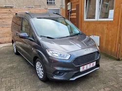 Grau Gebraucht 2019 Ford Tourneo Courier Van / Kleinbus | 11.980 € (Fairer Preis)