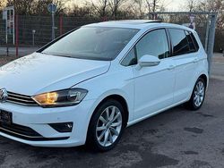 Weiß Gebraucht 2017 VW Golf Sportsvan Highline Van / Kleinbus | 8.990 € (Guter Preis)