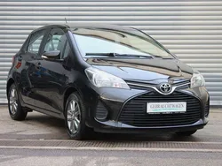 Schwarz Gebraucht 2014 Toyota Yaris Limousine | 6.990 € (Fairer Preis)