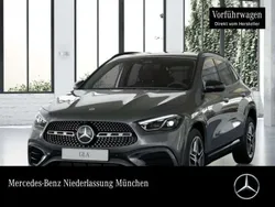 Kosmosschwarz Gebraucht 2024 Mercedes GLA200 AMG SUV | 41.900 € (Fairer Preis)