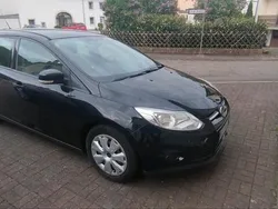 Schwarz Gebraucht 2011 Ford Focus Kombi | 2.990 € (Fairer Preis)