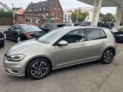 Grau Gebraucht 2018 VW Golf VII Limousine | 16.900 € (Guter Preis)