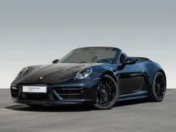 Tiefschwarzmetallic Gebraucht 2024 Porsche 911 Carrera 4 GTS Cabrio | 172.900 € (Fairer Preis)