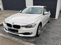 Weiß Gebraucht 2014 BMW 320 Limousine | 8.900 € (Superpreis)