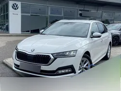 Candy weiß Gebraucht 2023 Skoda Octavia Style Kombi | 24.990 € (Guter Preis)