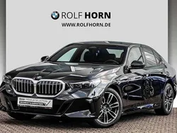 Saphirschwarz metallic Gebraucht 2024 BMW 520 M Sport Limousine | 52.950 € (Guter Preis)