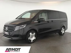 Obsidianschwarz Gebraucht 2024 Mercedes V300 Avantgarde Van / Kleinbus | 79.884 € (Fairer Preis)