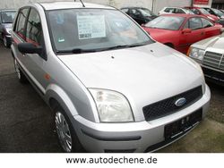 Silber (metallic) Gebraucht 2004 Ford Fusion Viva Limousine | 2.750 € (Teuer)