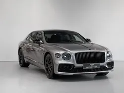 Silber Gebraucht 2024 Bentley Flying Spur Limousine | 229.670 € (Etwas zu teuer)