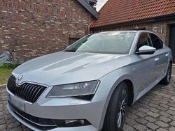 Silber Gebraucht 2015 Skoda Superb LAURIN & KLEMENT Limousine | 17.999 € (Fairer Preis)