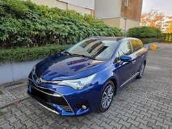 Blau Gebraucht 2018 Toyota Avensis Multidrive S Kombi | 13.500 € (Etwas zu teuer)