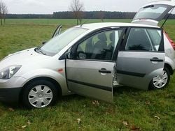 Silber metallic Gebraucht 2006 Ford Fiesta Kleinwagen | 3.000 € (Fairer Preis)