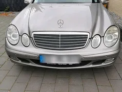 Grau Gebraucht 2004 Mercedes E220 Kombi | 2.350 € (Fairer Preis)