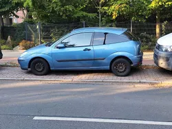 Blau Gebraucht 2004 Ford Focus Finesse Limousine | 1.000 € (Fairer Preis)