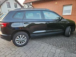 Schwarz Gebraucht 2018 Skoda Karoq Ambition SUV | 16.300 € (Fairer Preis)