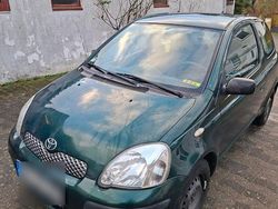 Grün Gebraucht 2005 Toyota Yaris Kleinwagen | 1.500 € (Teuer)