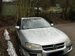 Silber Gebraucht 1997 Opel Omega Limousine | 1.150 € (Superpreis)