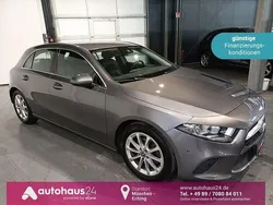Grau Gebraucht 2020 Mercedes A180 Limousine | 20.770 € (Guter Preis)